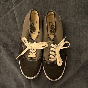 Vans Men's Black and Cream Sneakers